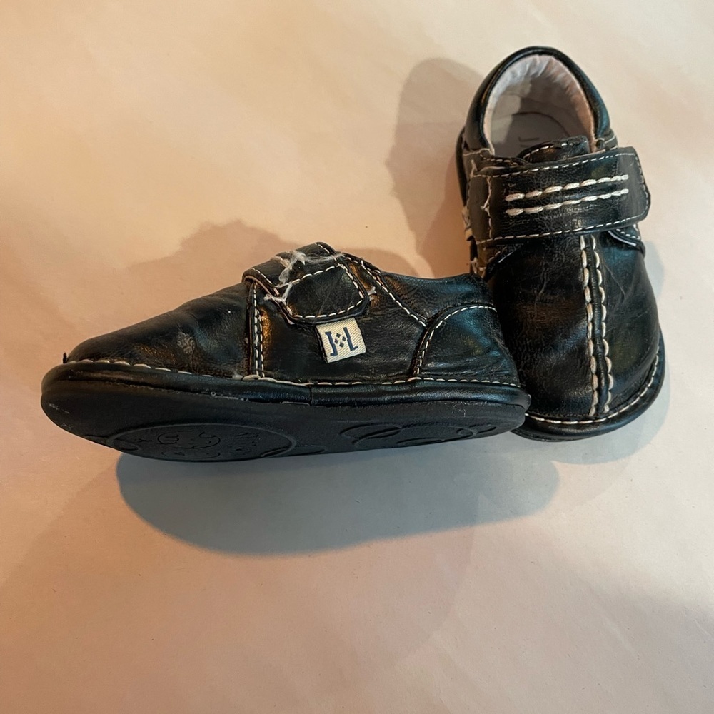 Jack and Lilly Brand Brown Distressed Leather Shoes